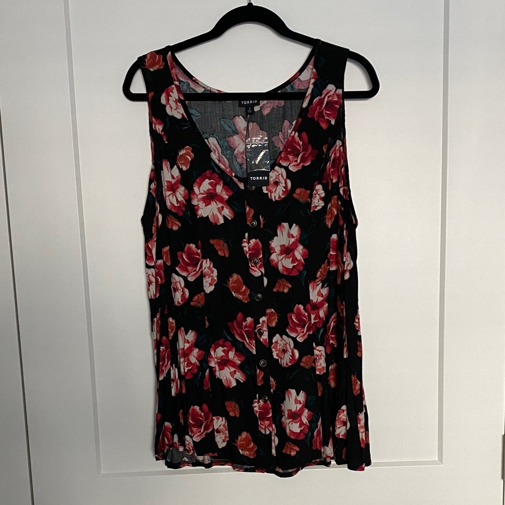 Torrid Black and Red Floral Sleeveless Top